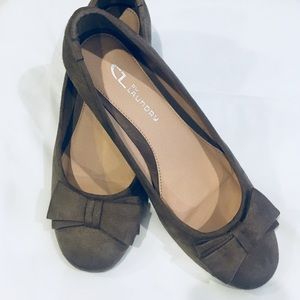 CL by Laundry Gray Bethanie Rounded Pump